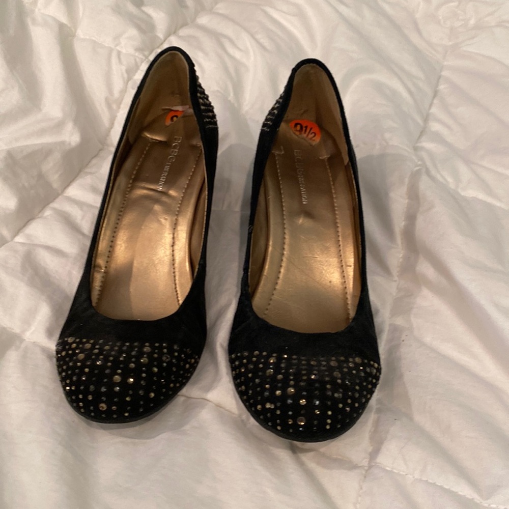 BCBG 9 1/2 medium heels